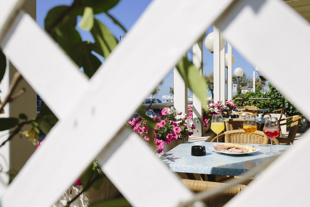 Hotel Paradiso Сенигаллия Экстерьер фото